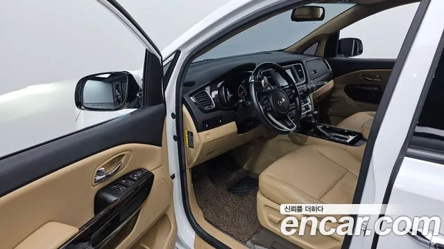 Kia Carnival 2018 thumb 12