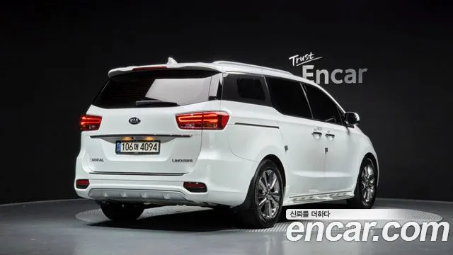Kia Carnival 2019 thumb 2