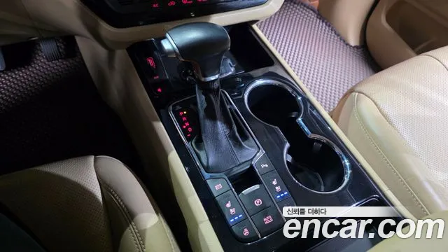 Kia Carnival 2019 thumb 9