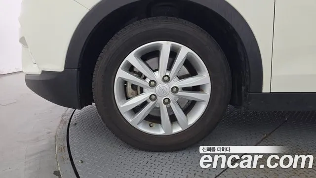 KG_Mobility_Ssangyong TIBOLI 2015 thumb 5