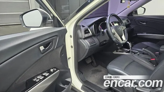 KG_Mobility_Ssangyong TIBOLI 2015 thumb 10