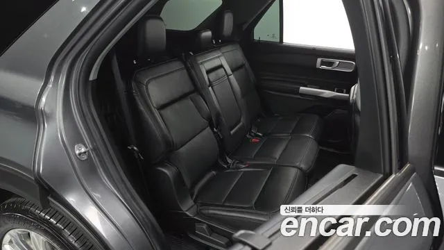 Ford Explorer 2022 thumb 12