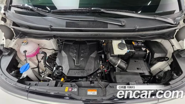 Hyundai Staria 2025 thumb 6