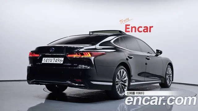 Lexus LS 2018 thumb 2