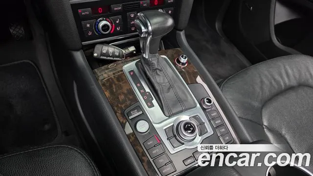 Audi Q7 2015 thumb 9