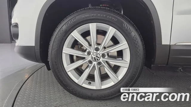 Volkswagen Tiguan 2012 thumb 5
