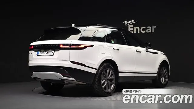 Land Rover Range Rover Velar 2026 thumb 2