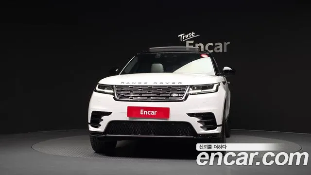 Land Rover Range Rover Velar 2026 thumb 3