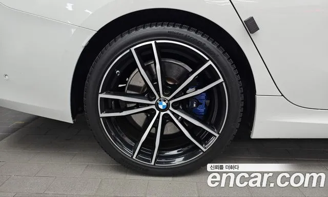 BMW 3-Series 2019 thumb 5
