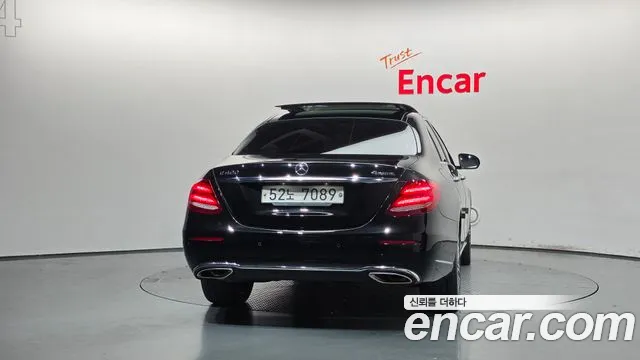 Mercedes-Benz E-Класс 2017 thumb 4