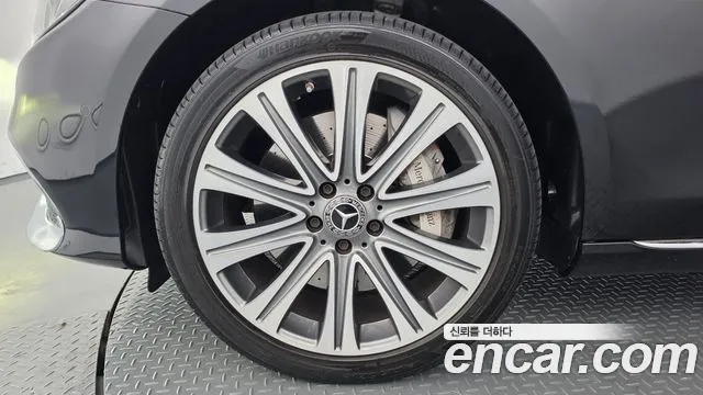 Mercedes-Benz E-Класс 2017 thumb 5