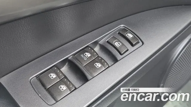 KG_Mobility_Ssangyong KORANDO 2016 thumb 12