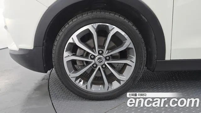 KG_Mobility_Ssangyong TIBOLI 2017 thumb 4