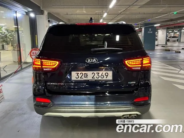 Kia Sorento 2018 thumb 4