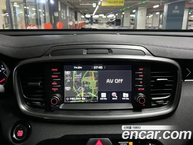 Kia Sorento 2018 thumb 10