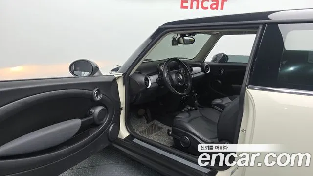 MINI Hatch 2011 thumb 9