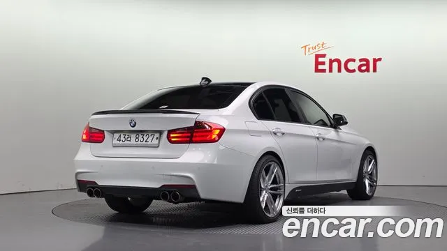 BMW 3-Series 2012 thumb 2