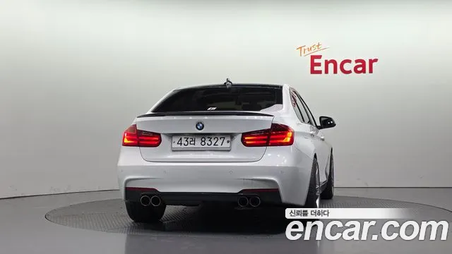 BMW 3-Series 2012 thumb 4
