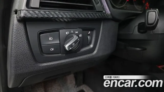 BMW 3-Series 2012 thumb 12