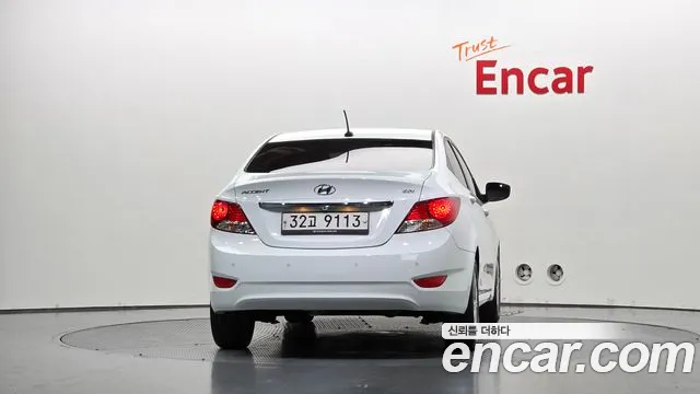 Hyundai Accent 2012 thumb 3