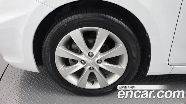 Hyundai Accent 2012 thumb 4