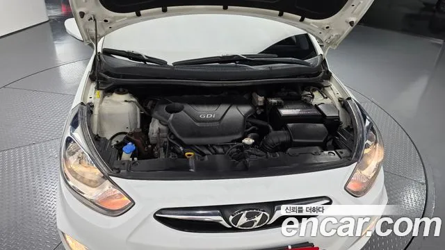 Hyundai Accent 2012 thumb 5