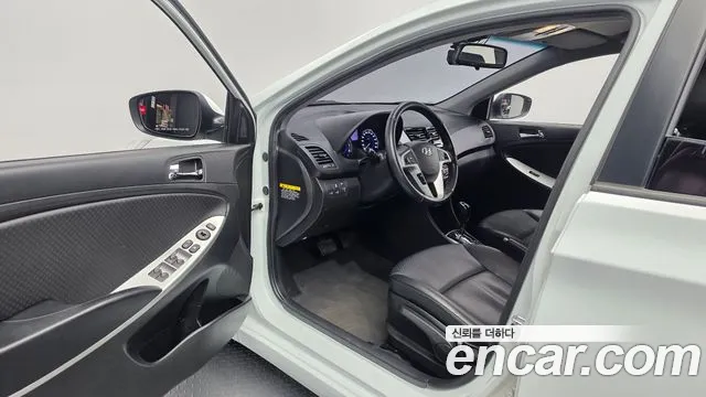 Hyundai Accent 2012 thumb 9
