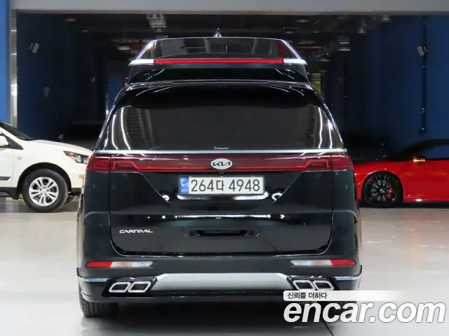 Kia Carnival 2023 thumb 3