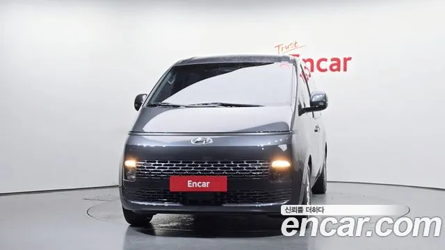 Hyundai Staria 2023 thumb 3