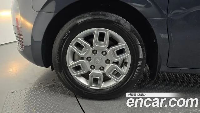 Hyundai Staria 2023 thumb 5