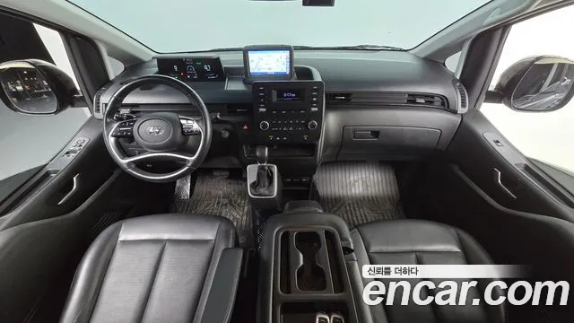 Hyundai Staria 2023 thumb 7