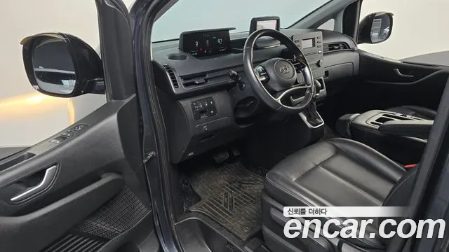 Hyundai Staria 2023 thumb 10
