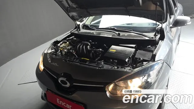 Renault-KoreaSamsung Fluence 2015 thumb 6