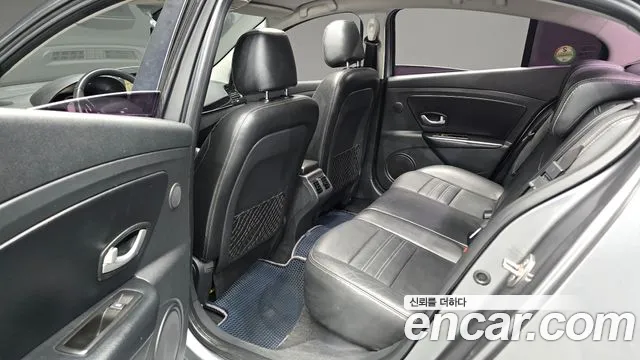 Renault-KoreaSamsung Fluence 2015 thumb 11