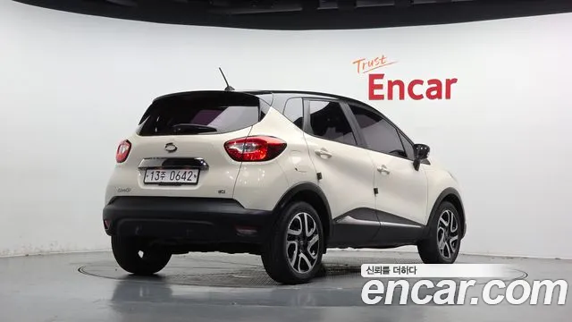 Renault-KoreaSamsung Captur 2016 thumb 2