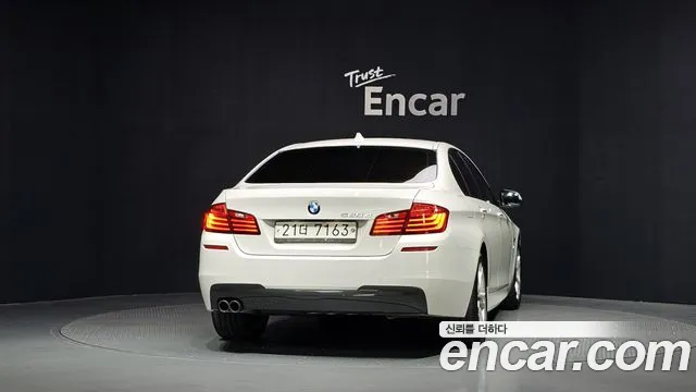 BMW 5-Series 2016 thumb 4