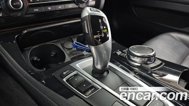 BMW 5-Series 2016 thumb 9