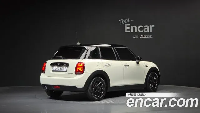 MINI Hatch 2019 thumb 2