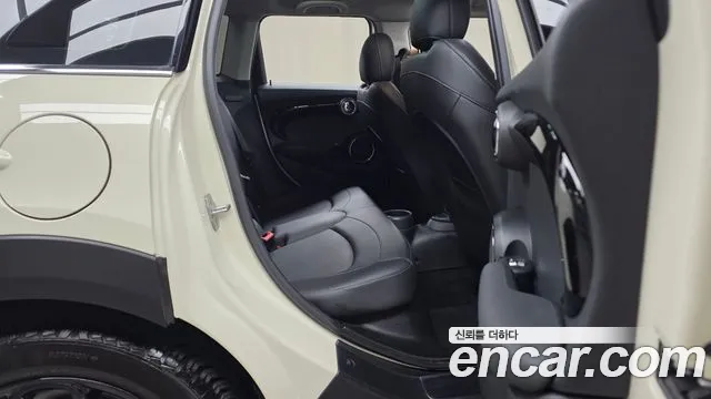 MINI Hatch 2019 thumb 11