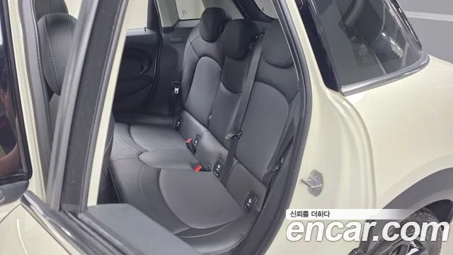 MINI Hatch 2019 thumb 12