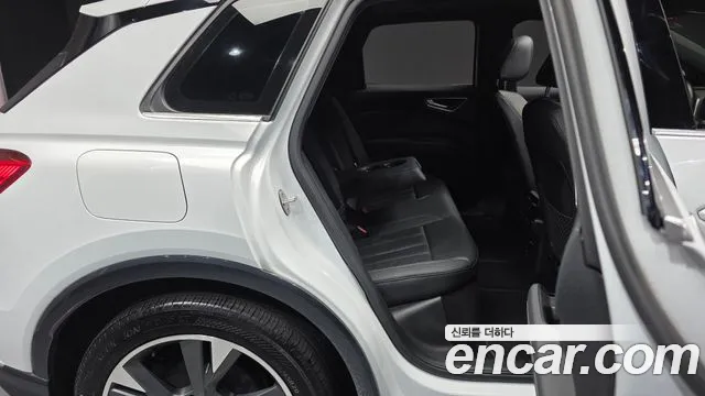 Audi Q4 e-tron 2022 thumb 11