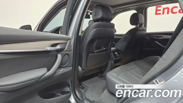 BMW X5 2017 thumb 10