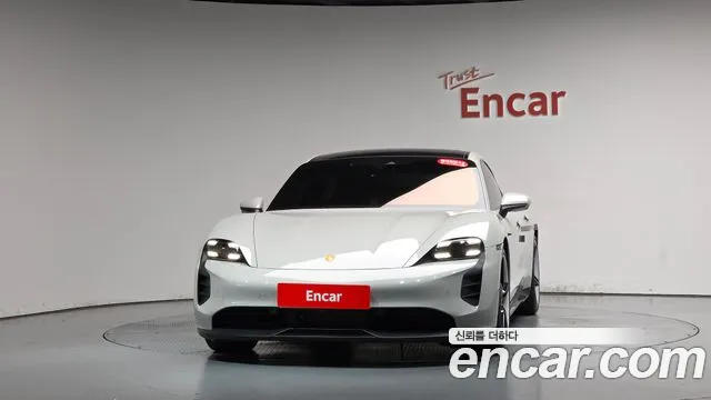 Porsche Taycan 2023 thumb 2