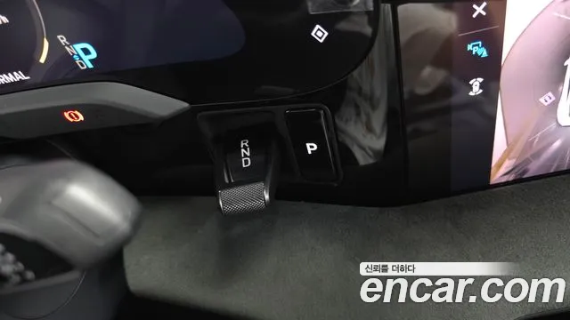 Porsche Taycan 2023 thumb 8