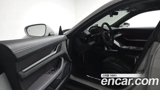 Porsche Taycan 2023 thumb 9