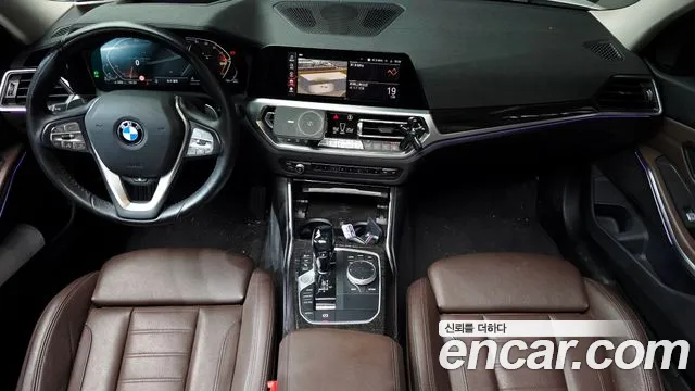 BMW 3-Series 2021 thumb 7
