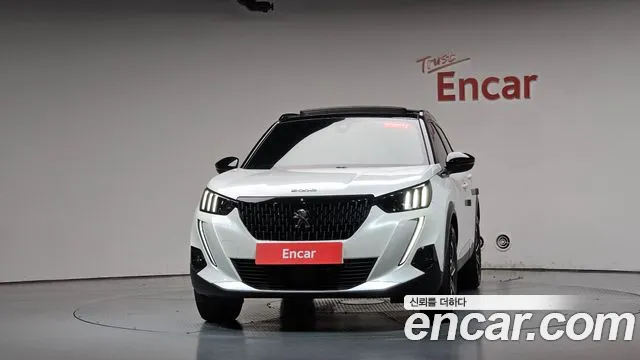 Peugeot 2008 2020 thumb 2