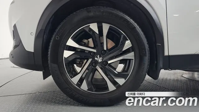 Peugeot 2008 2020 thumb 4