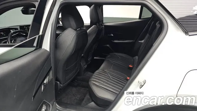 Peugeot 2008 2020 thumb 10
