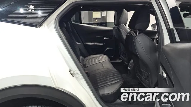 Peugeot 2008 2020 thumb 11